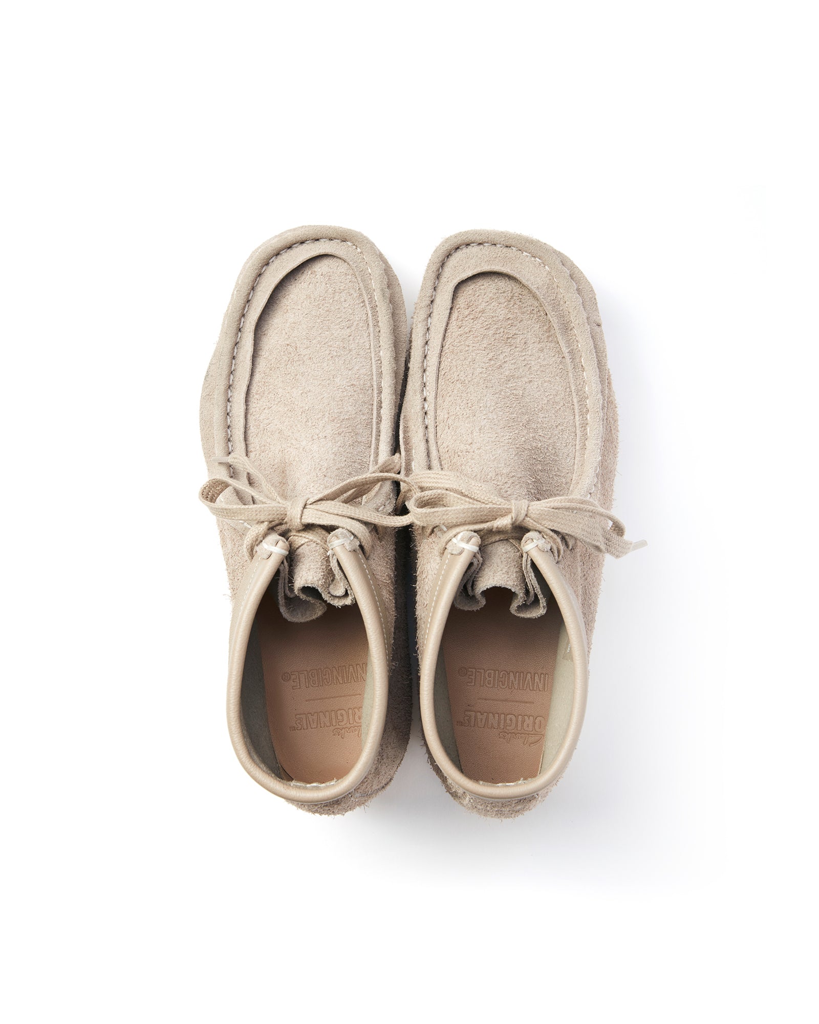 INVINCIBLE® x CLARKS ORIGINAL WALLABEE REIMAGINED (TAUPE 