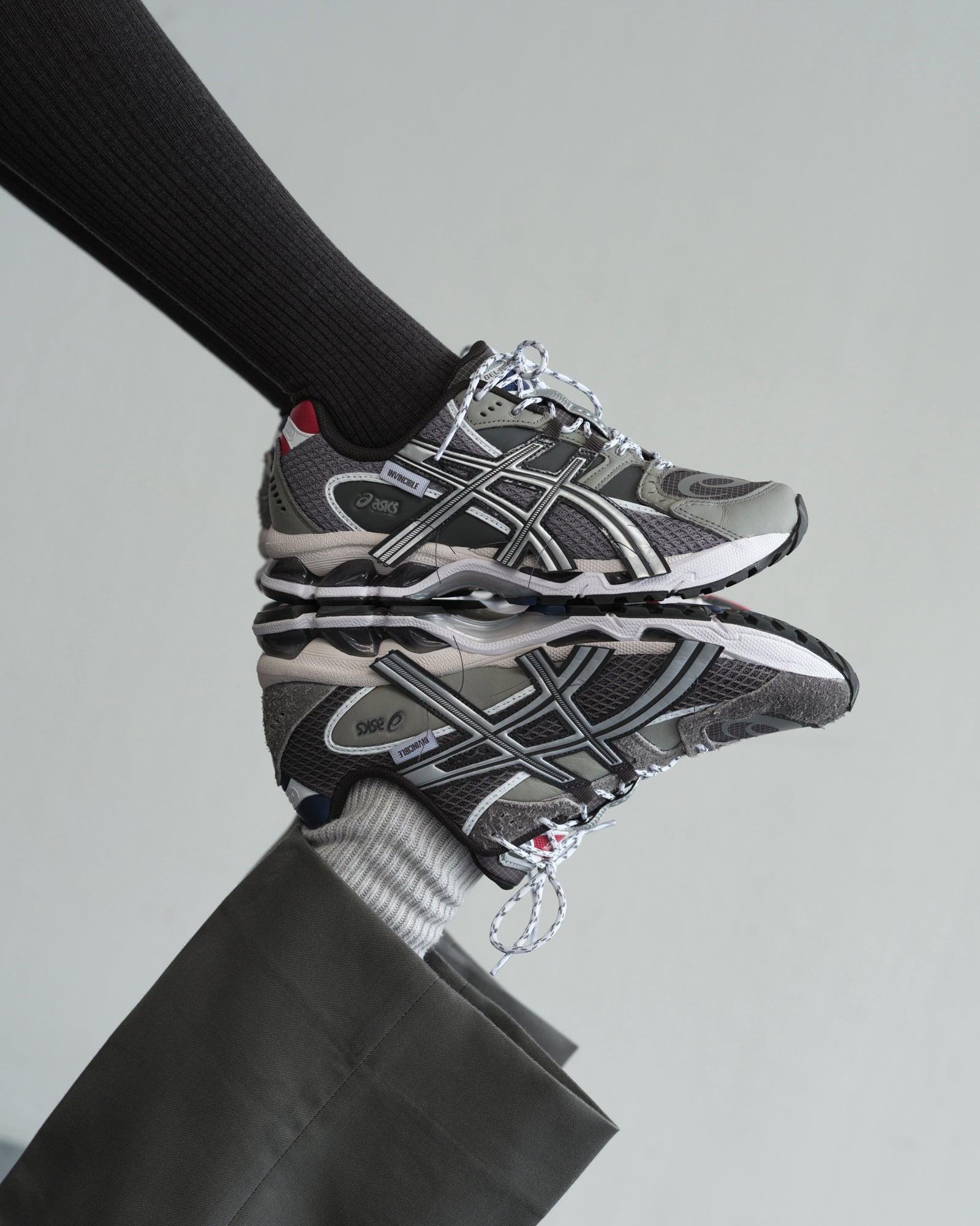 靴 INVINCIBLE Asics Gel-Nimbus 10.1 404 RGB INVINCIBLE® x Asics GEL-NIMBUS 10.1 “404 RGB